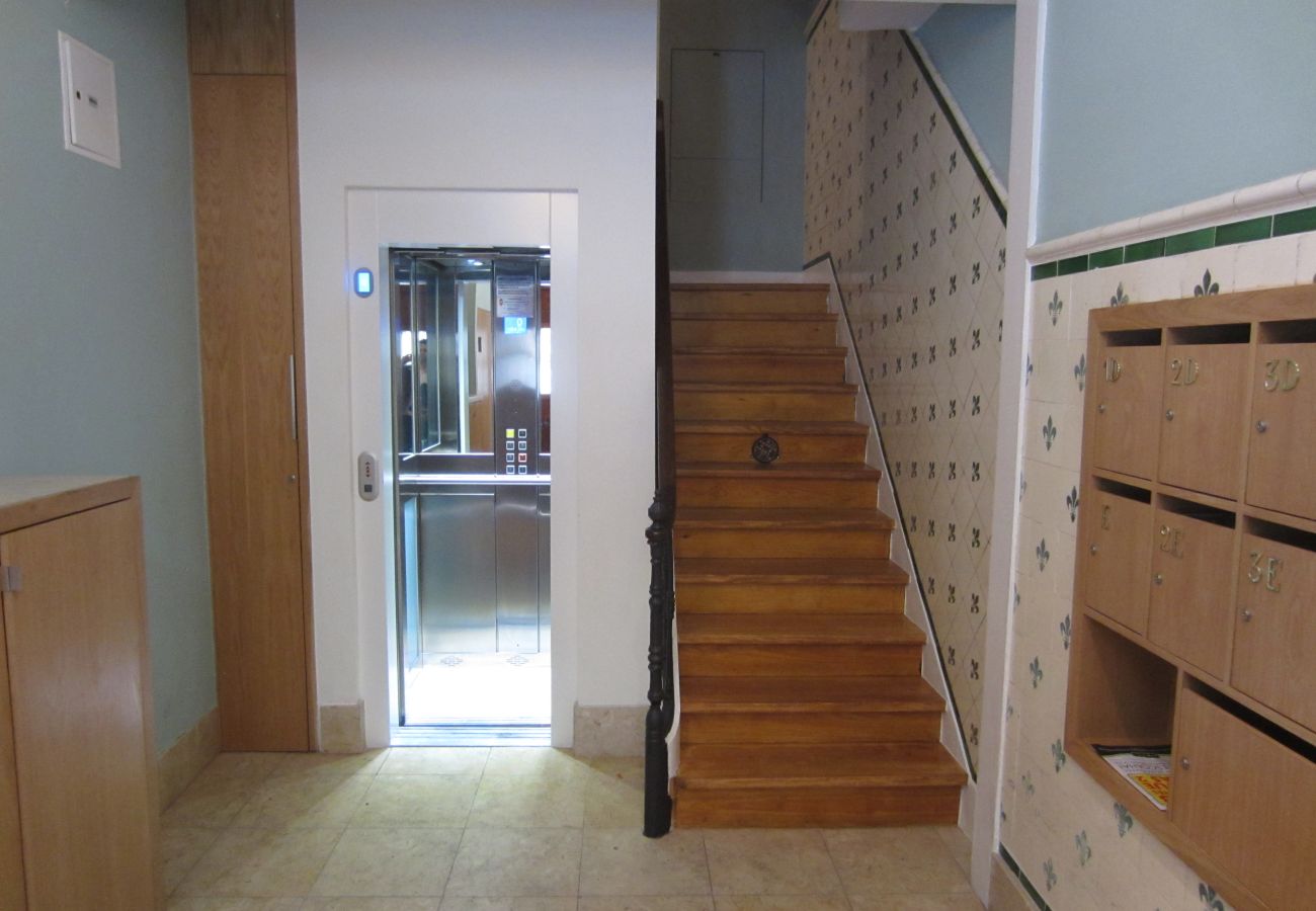 Apartamento em Lisboa - Central 2Q/2CB Apartamento com varanda na Baixa 