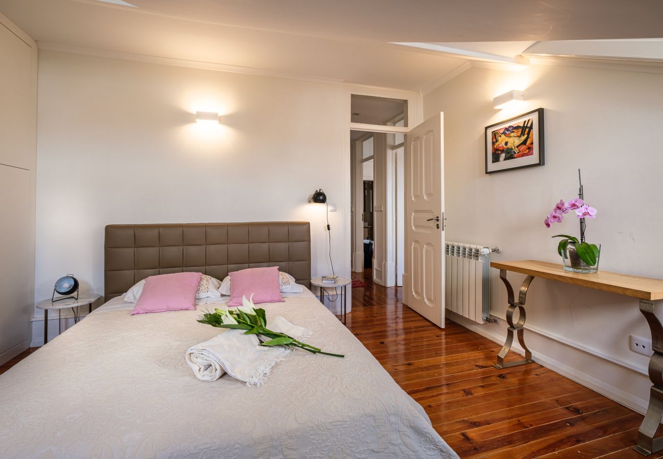 Apartamento em Lisboa - Apartamento Central 4Q/3CB  Vistas | Elevador | Terraço