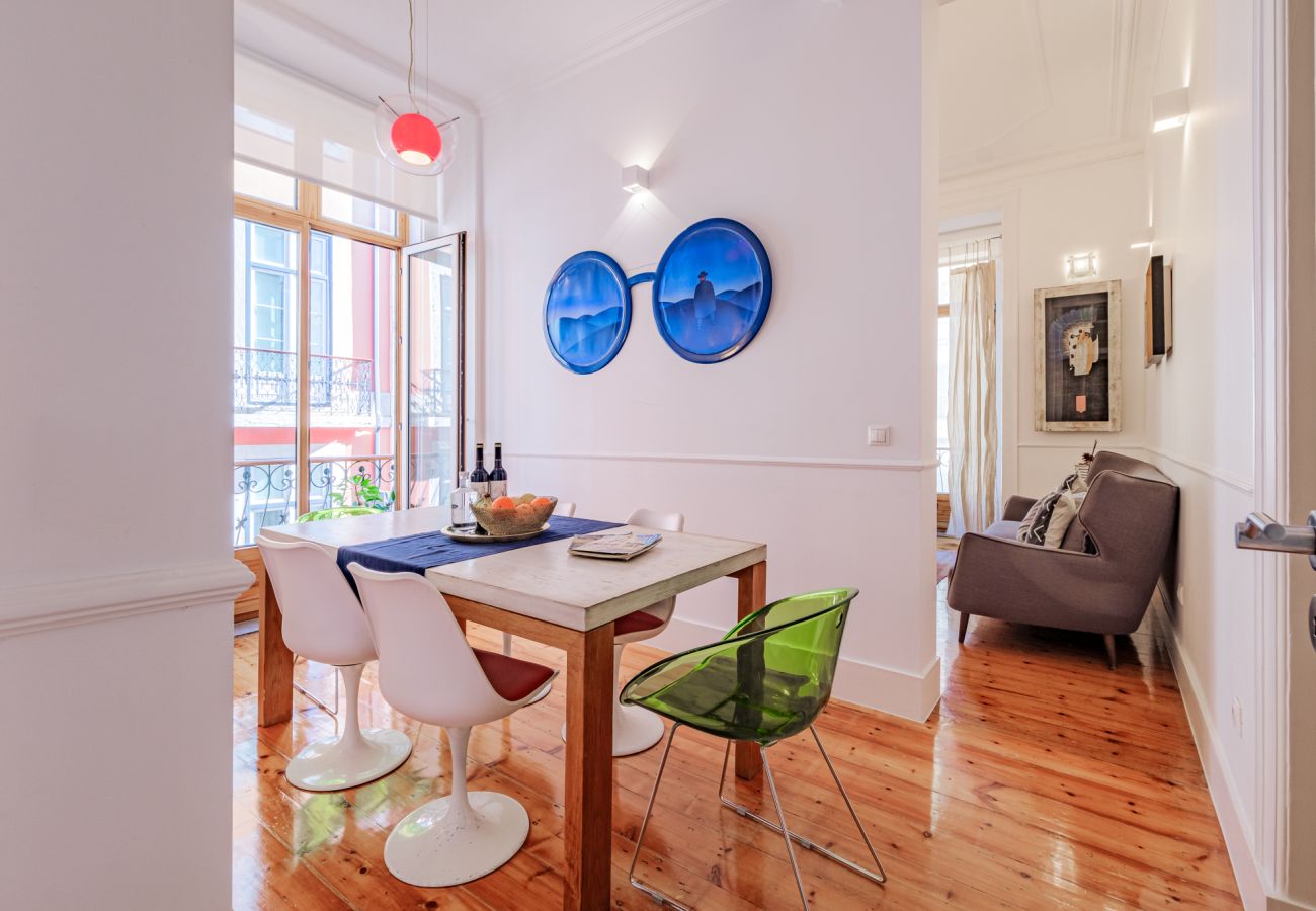 Um espaço sofisticado onde o design intemporal se encontra com o conforto