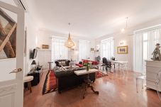 Apartment in Lisbon - Central Elegant Spacious Apartment in...