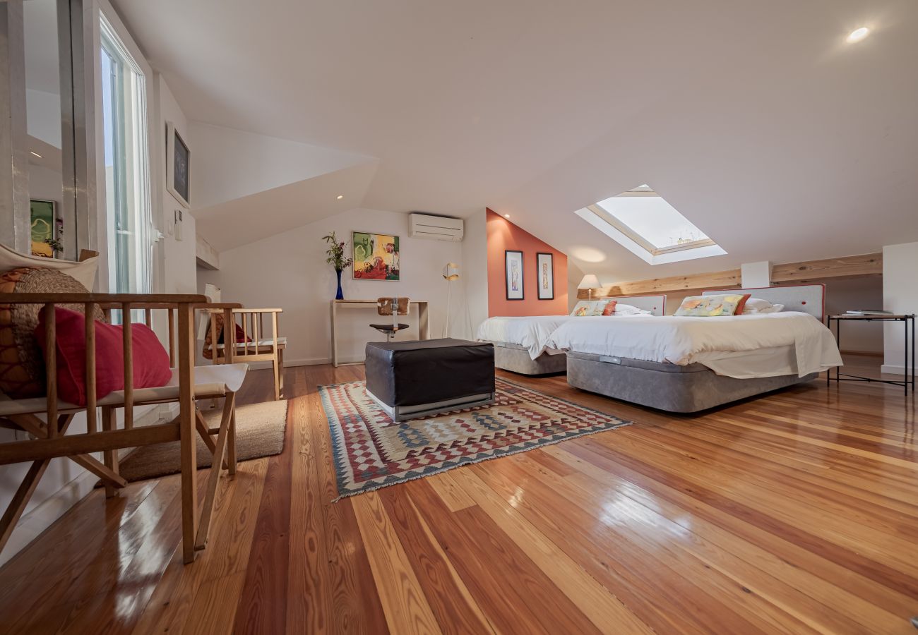 2nd Floor bedroom with two single beds and private terrace