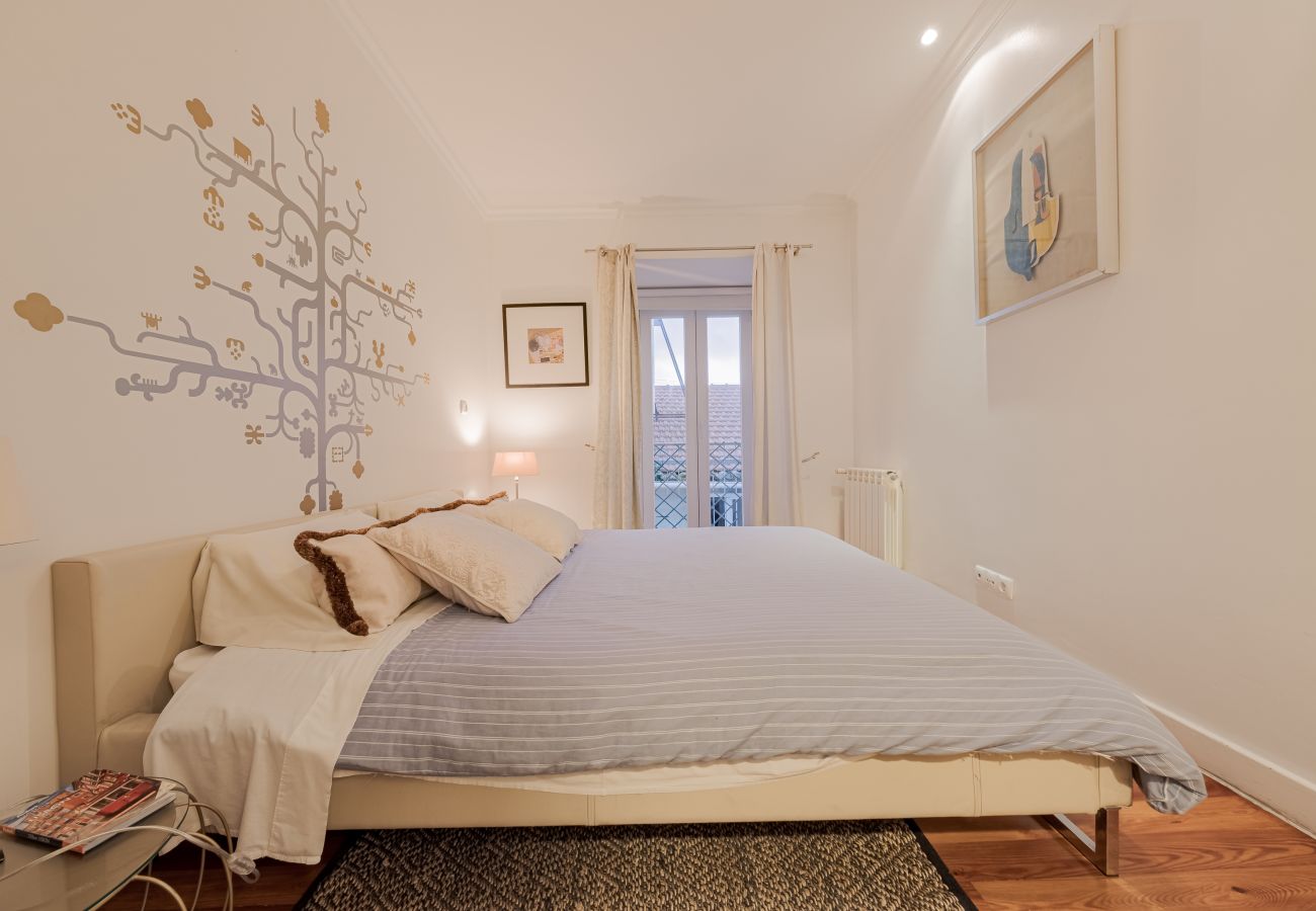 Main Bedroom with Queen Bed and private bathroom