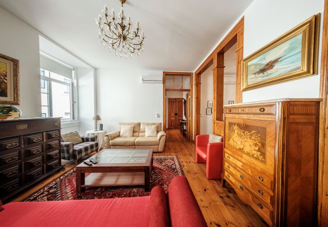 Apartment in Lisbon - Great Apartment in the Old Town VI