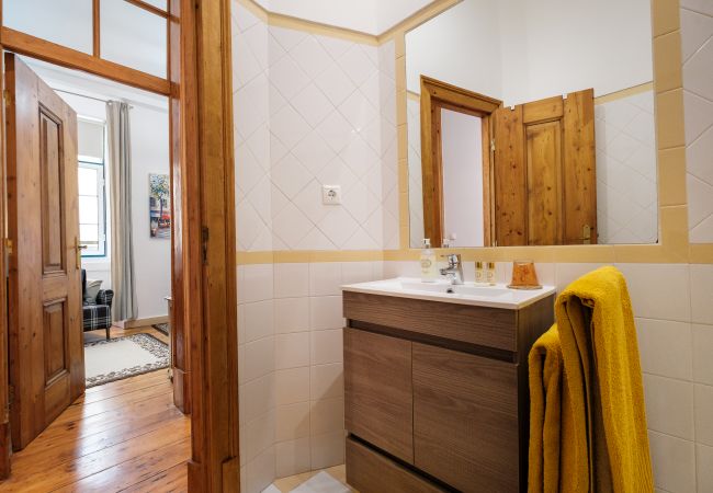 Apartment in Lisbon - Great Apartment in the Old Town VI