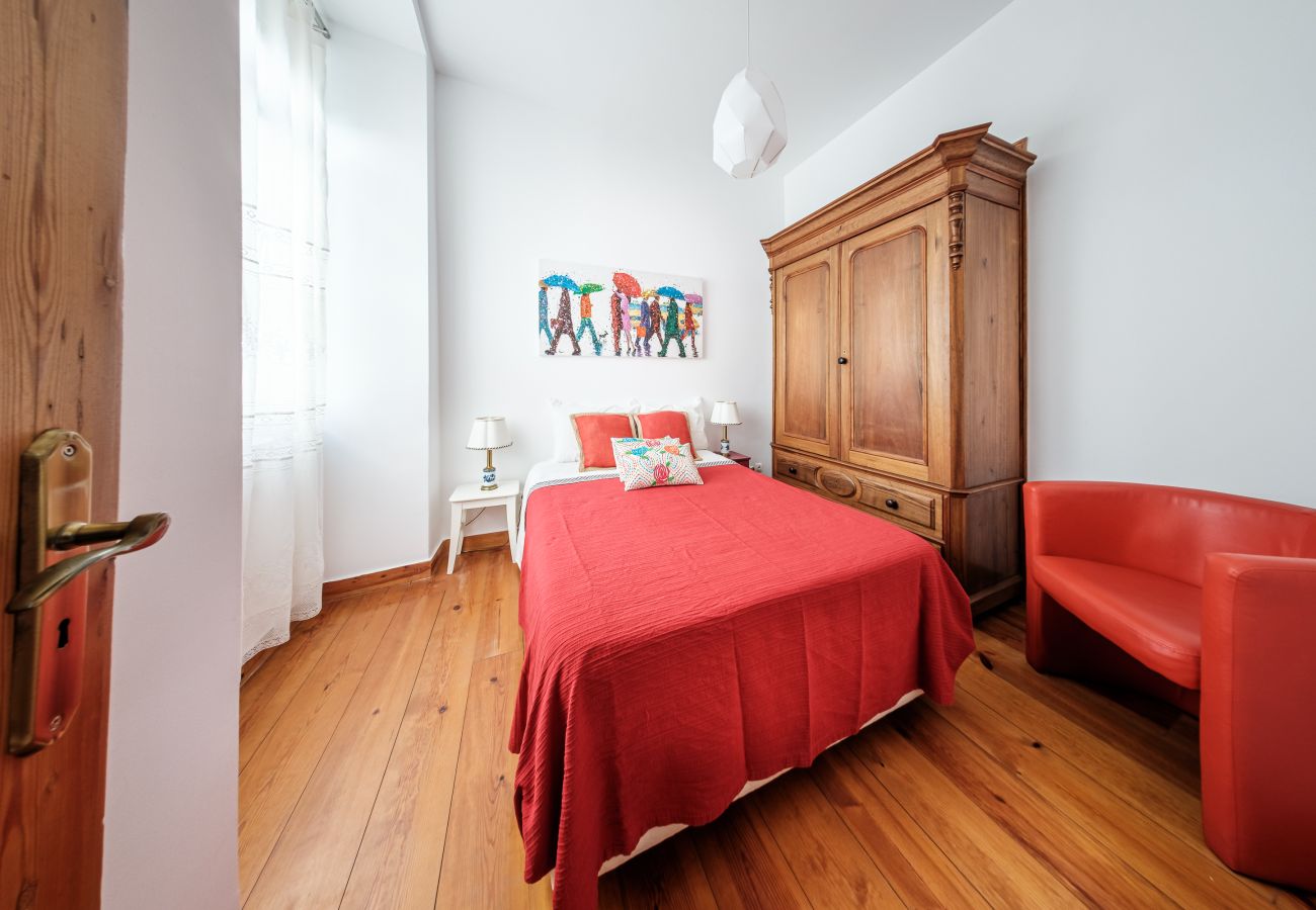 Apartment in Lisbon - Classic Family Friendly Central Apartment in Baixa