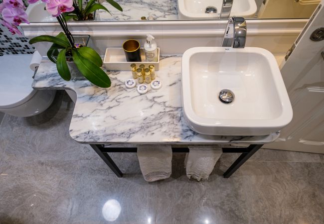 Apartment in Lisboa - Beautiful and Spacious apartment with Rooftop Apartment in Lisboa - Beautiful and Spacious apartment with Rooftop