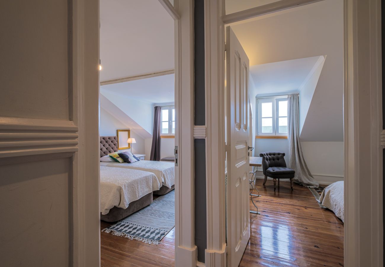 Apartment in Lisbon - Central 4BR/3BA Apartment with Rooftop | Elevator | Views