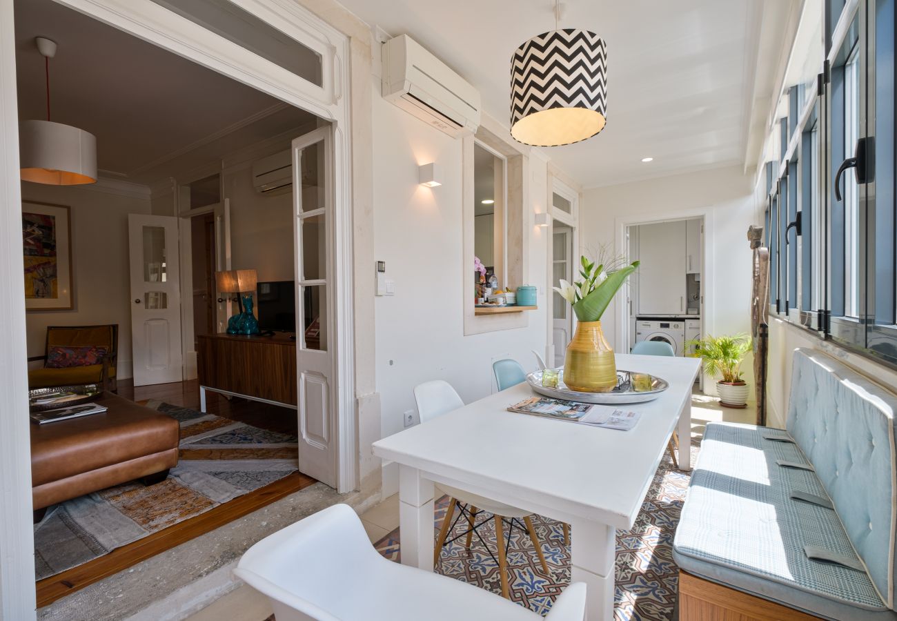 Apartment in Lisbon - Central 4BR/3BA Apartment with Rooftop | Elevator | Views