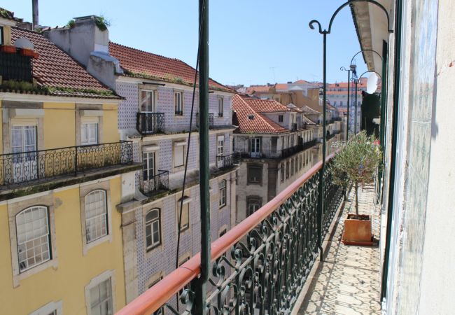 Apartment in Lisbon - Great Apartment in the Old Town VIII