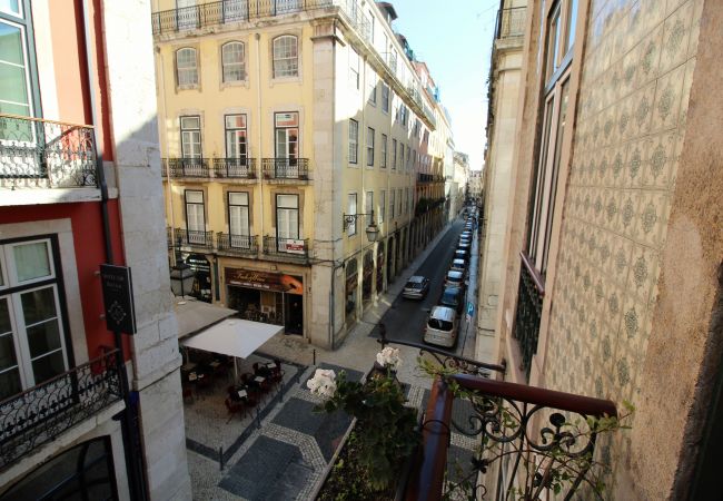 Apartment in Lisbon - Great Apartment in the Old Town I