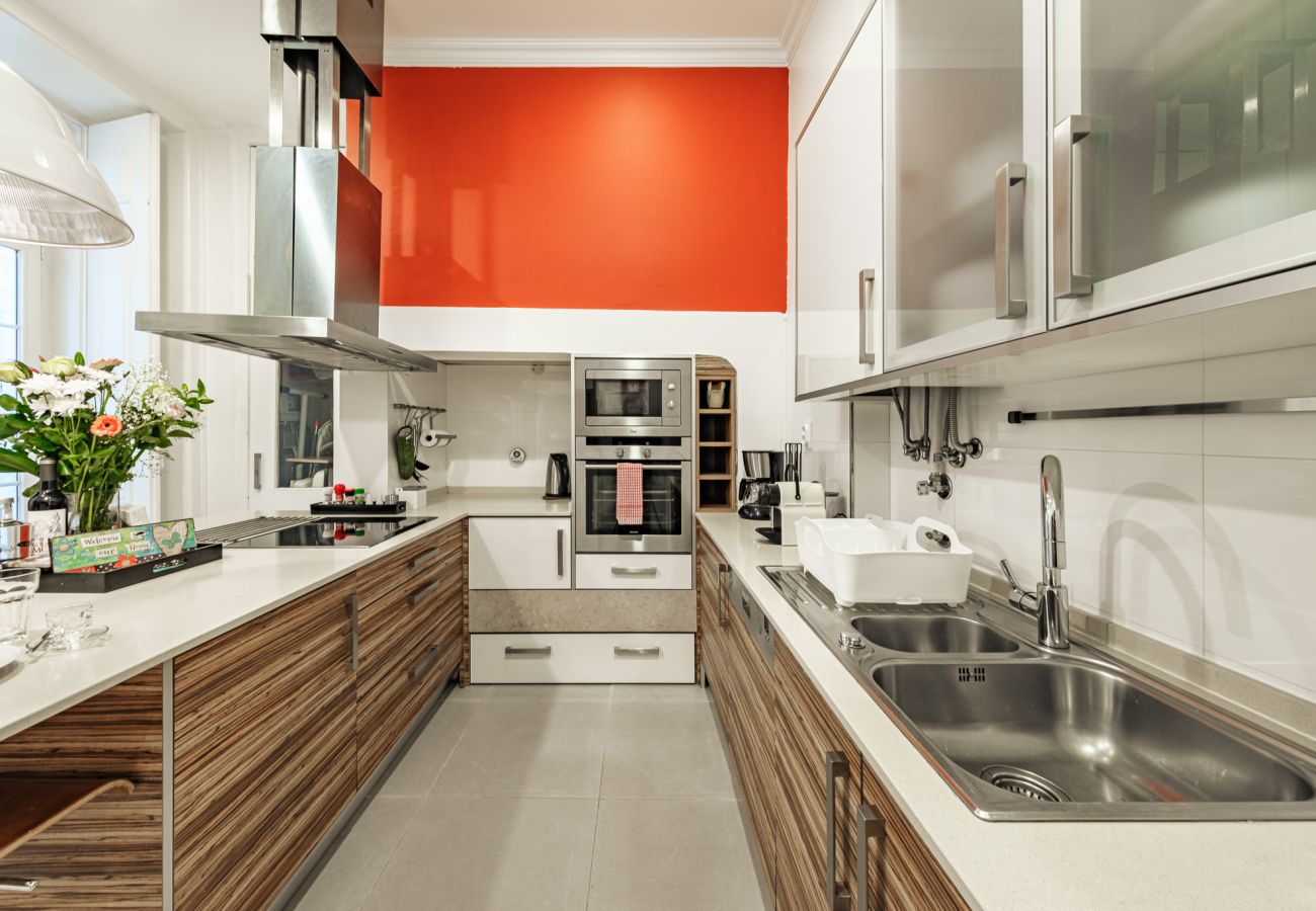 Apartment in Lisbon - Central Inviting and Spacious Family Apartment in Baixa 107