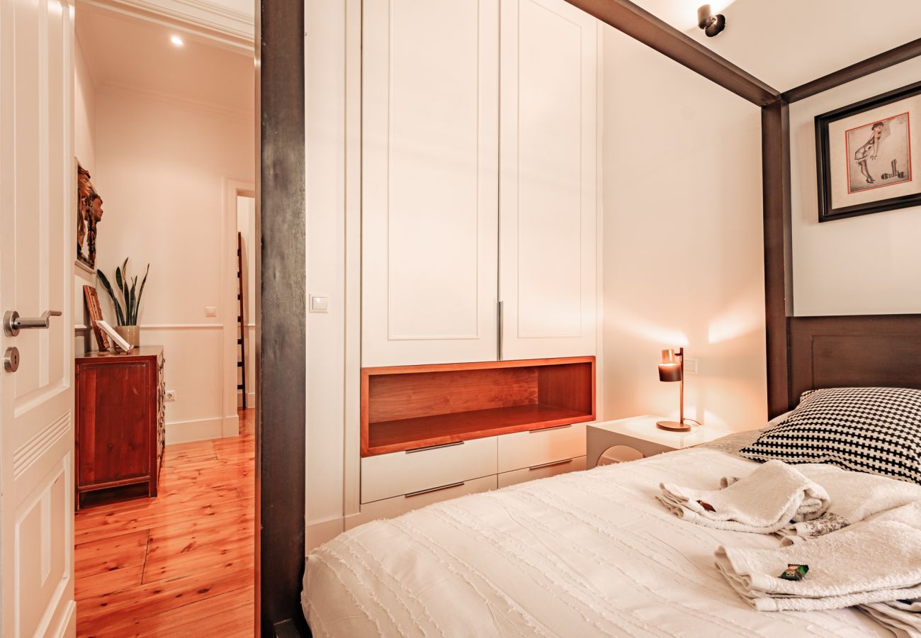 Apartment in Lisbon - Central Inviting and Spacious Family Apartment in Baixa 107