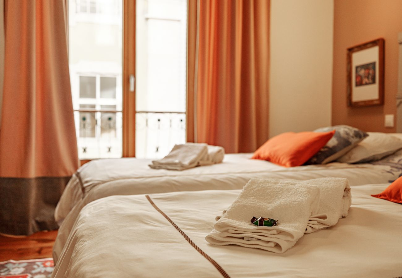 Apartment in Lisbon - Central Inviting and Spacious Family Apartment in Baixa 107